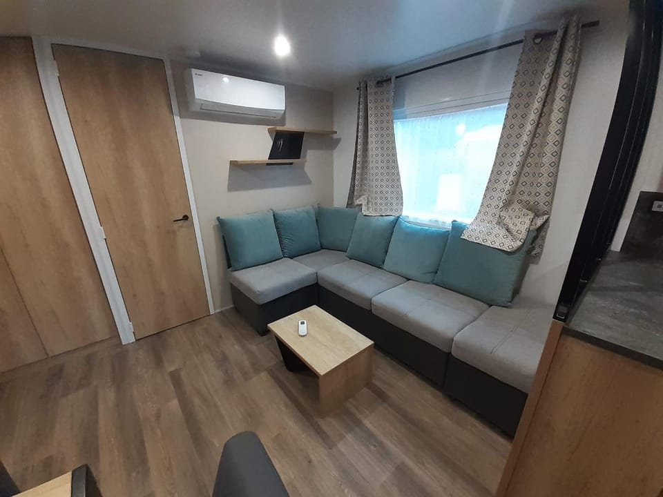 Mobil home Canet Roussillon 4 étoiles le Mar Estang 8 pers Campground/ 
RV Resort in Canet-en-Roussillon