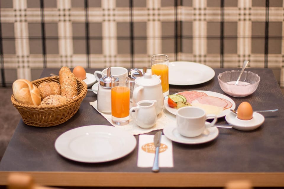 Breakfast, Continental breakfast, Buffet breakfast