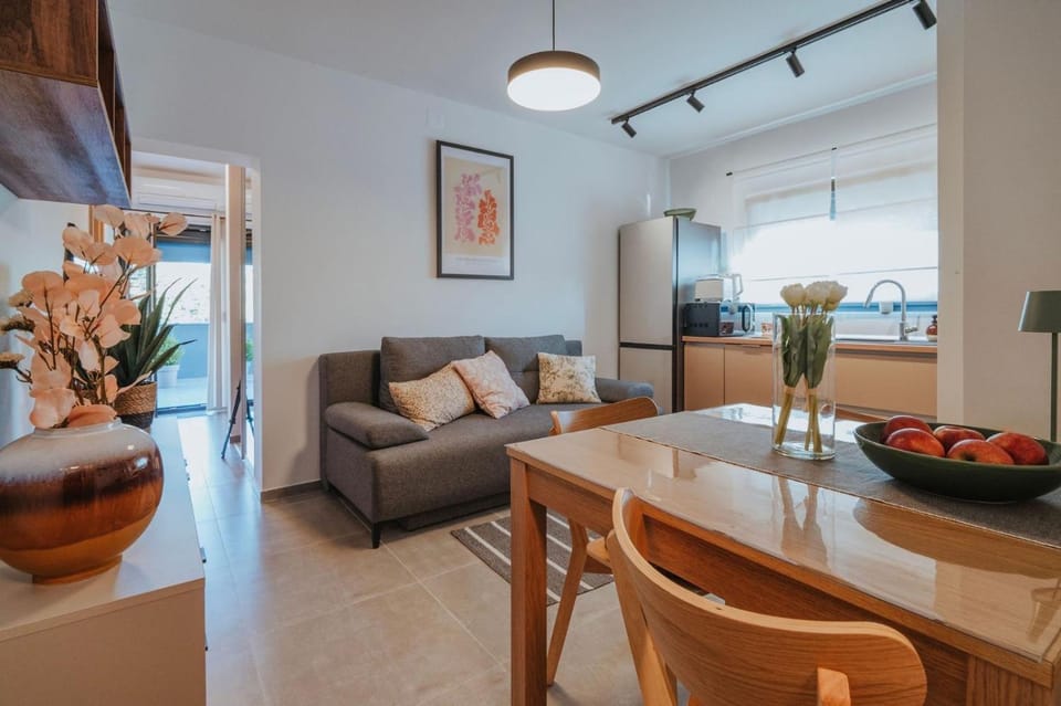 Apartman IV u centru Kutine. Apartment in Croatia
