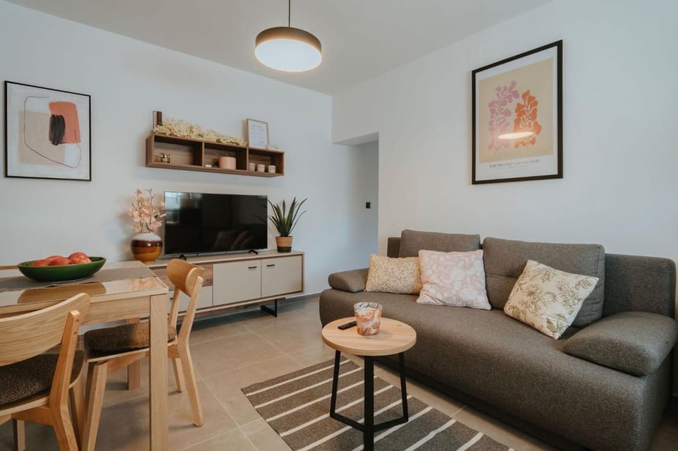 Apartman IV u centru Kutine. Apartment in Croatia