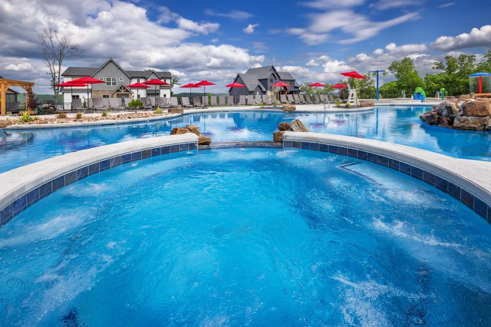 BRAND NEW! Lakefront Cabin - FREE Mini Golf, Hot Tubs, Pools, Pickleball and More! Cabin in Table Rock Lake