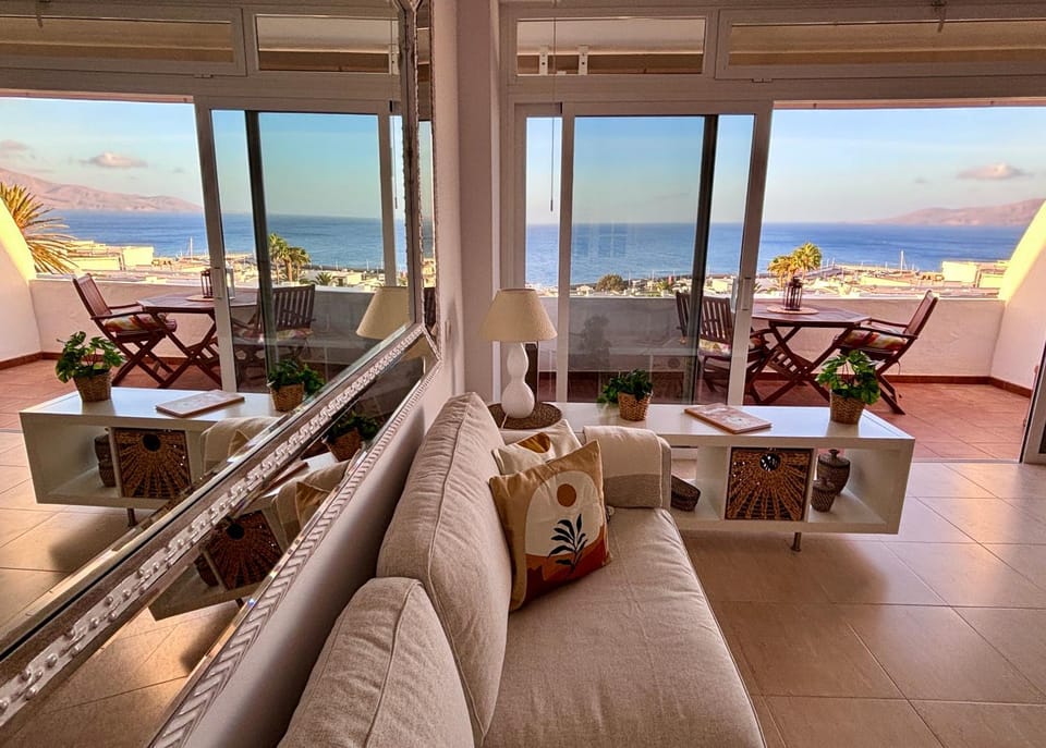 APARTMENT CHAO VOLCANO sea view, heated pool, AC Apartment in Puerto del Carmen