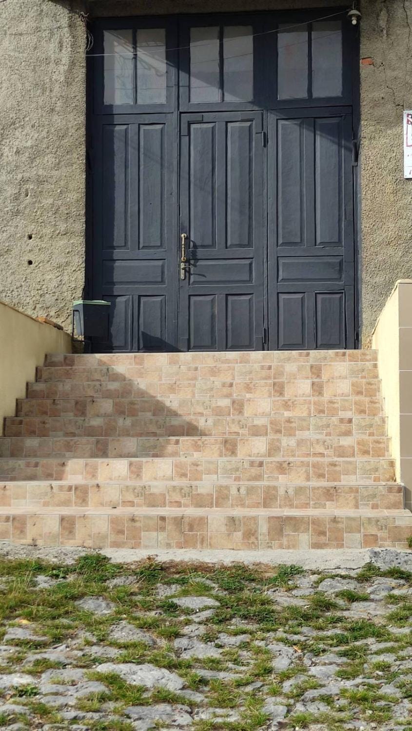 Property building, Internal: Not applicable to any particular room