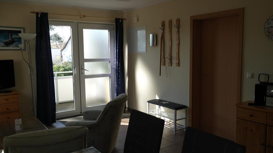 Living room, Photo of the whole room