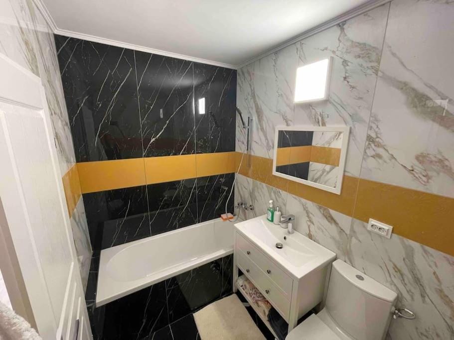 Shower, Bath