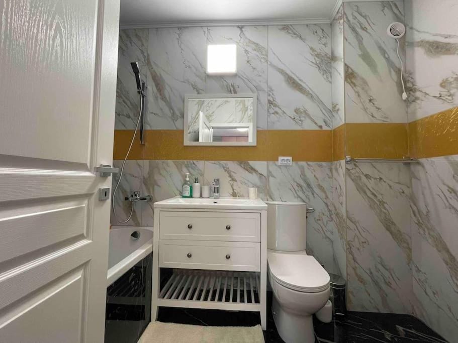 Shower, Toilet, Bathroom
