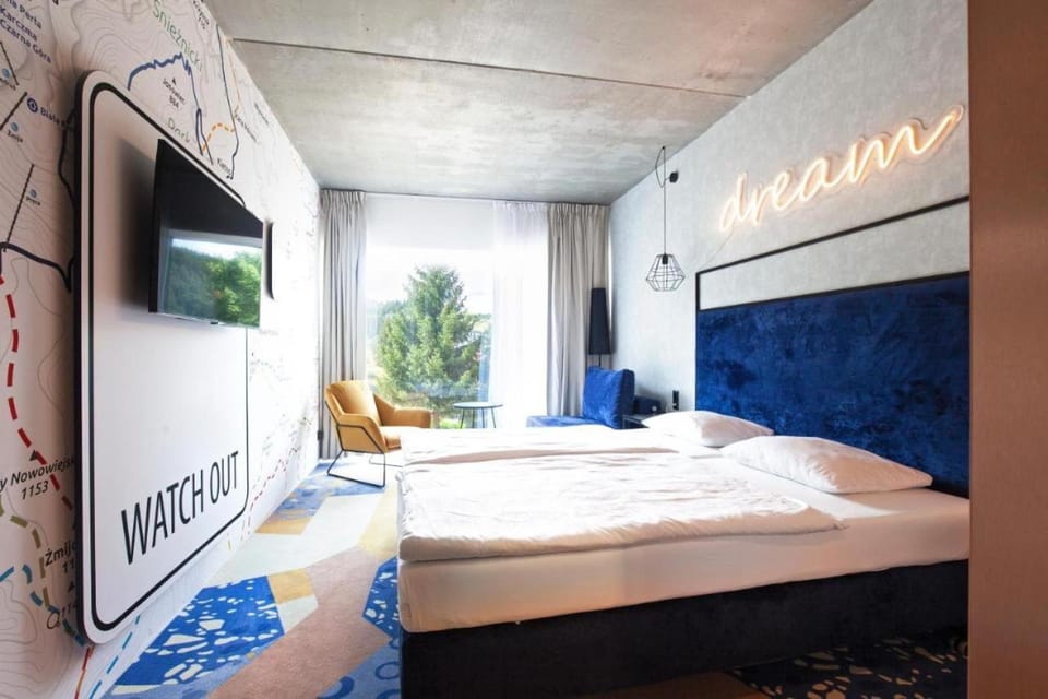 Bed, Photo of the whole room