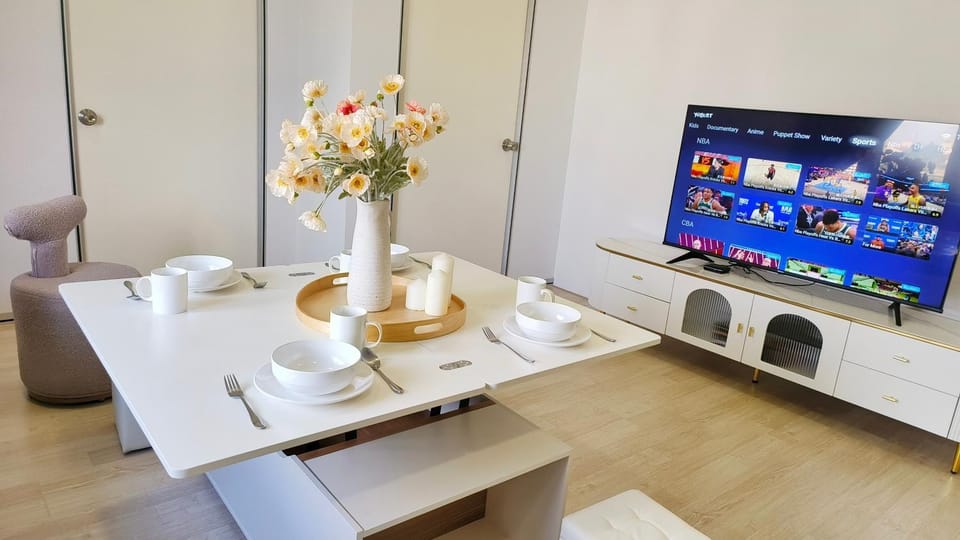 Living room, Dining area