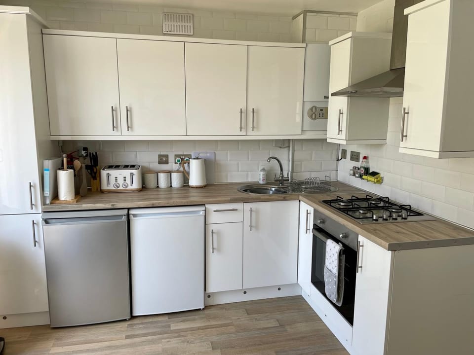 Kitchen or kitchenette, minibar, pet friendly, stove, toaster