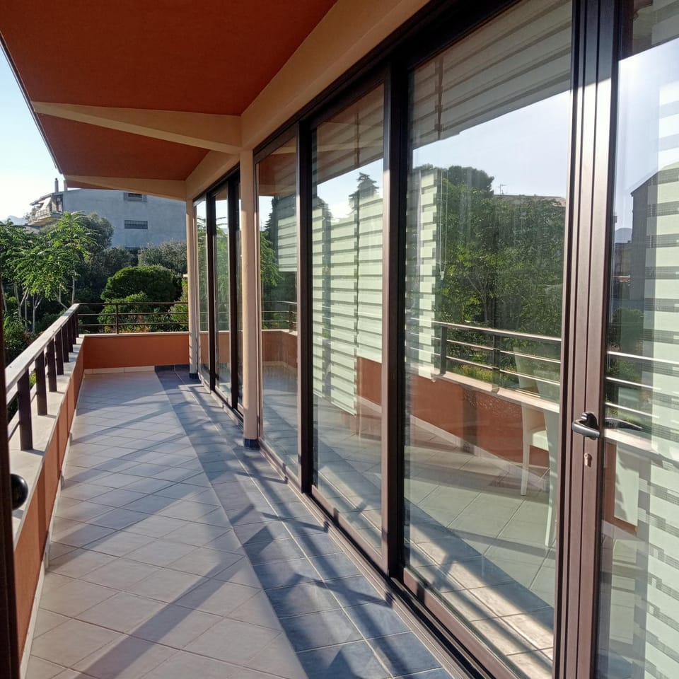 Property building, Balcony/Terrace