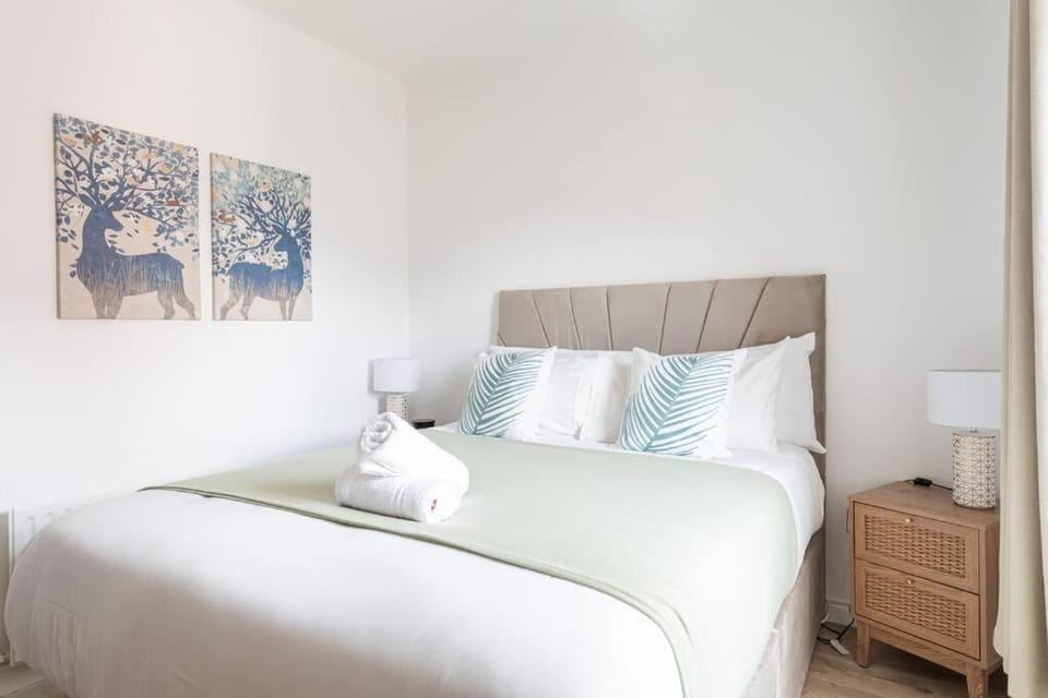 Top Floor, City Centre, Parking Apartment in Belfast