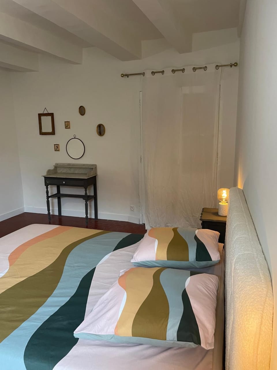 Bed, Photo of the whole room, wardrobe