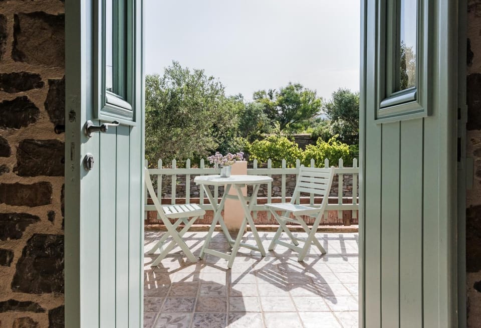 Balcony/Terrace, Garden view