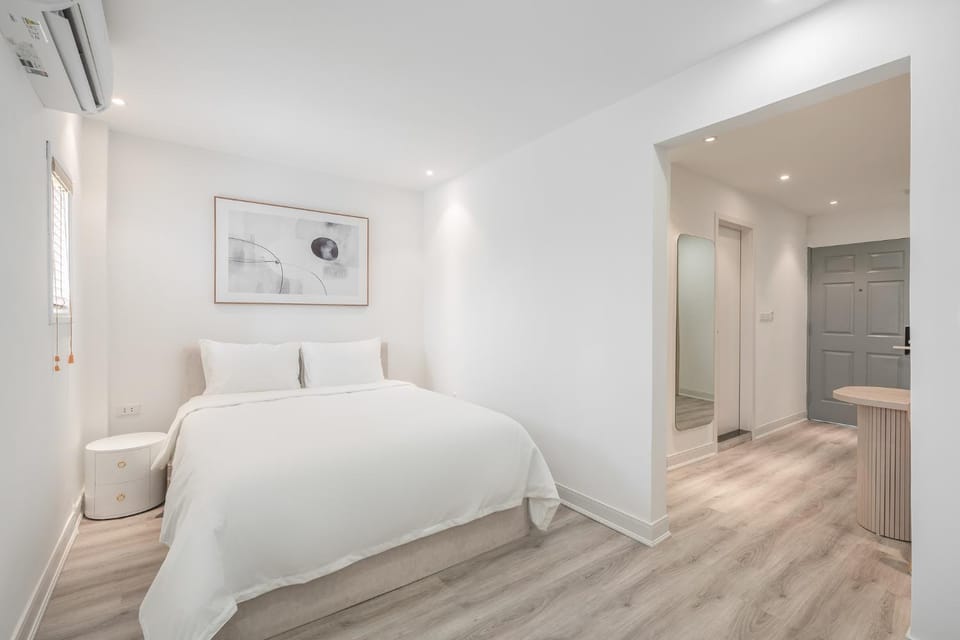 Bedroom, air conditioner