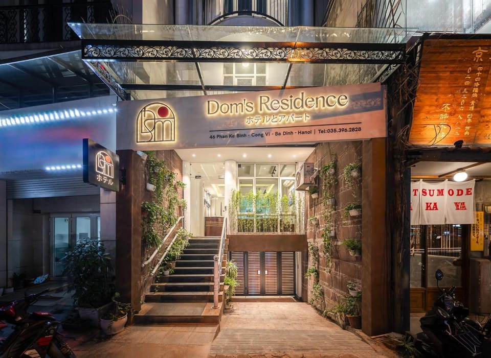 Property building, Facade/entrance, Garden