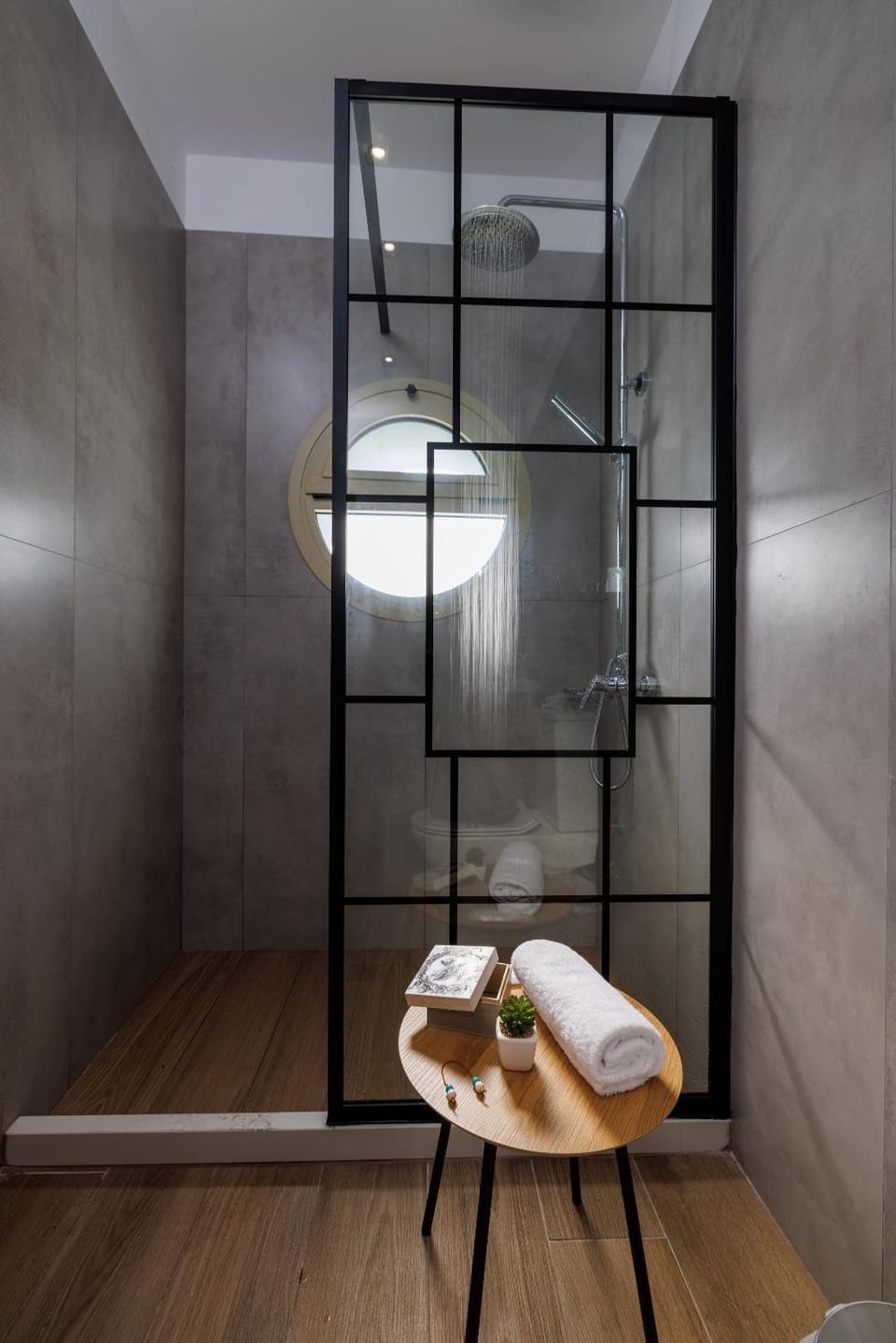 Bathroom, towels
