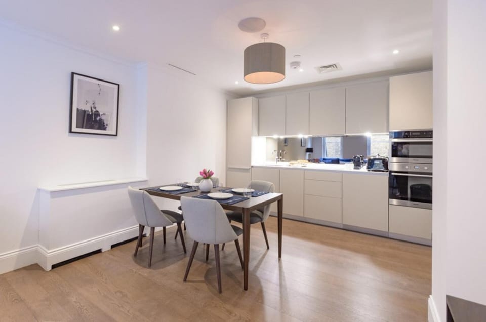 Modern, Luxurious 1BR Flat- Heart of Covent Garden Apartment in City of Westminster