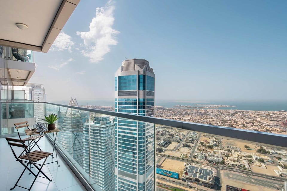 View (from property/room), Balcony/Terrace, City view, Sea view
