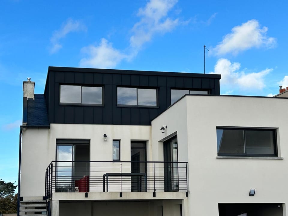 Property building, View (from property/room), Balcony/Terrace
