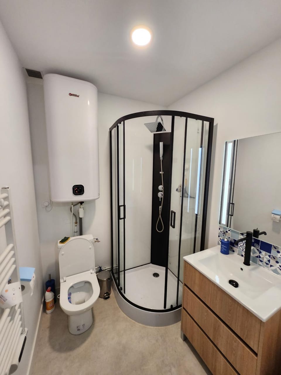 Shower, Toilet, Bathroom