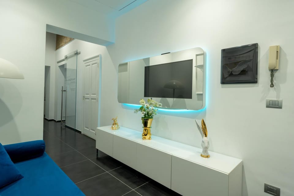 Communal lounge/ TV room, TV and multimedia