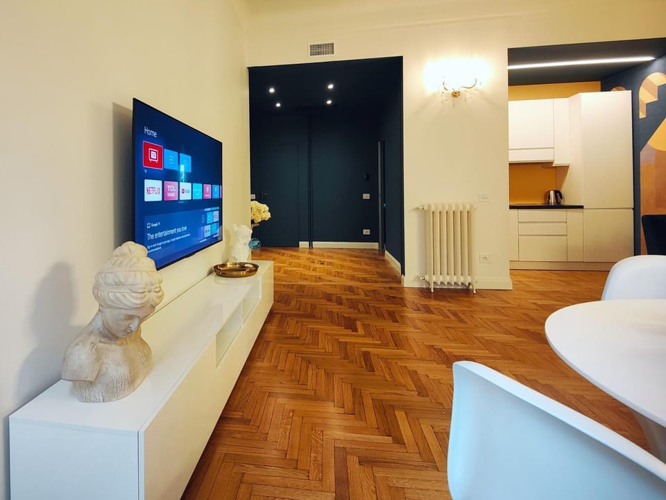 TV and multimedia, Living room, Seating area