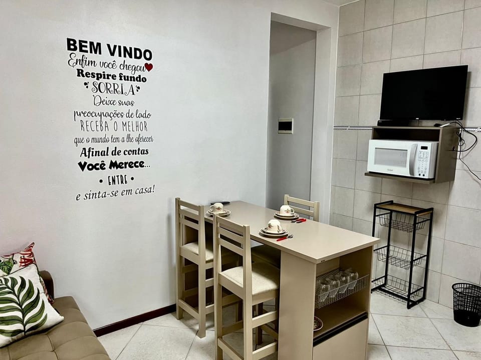 Apto Maravilhoso, a 2 minutos da praia! no centro dos Ingleses Apartment in Florianopolis