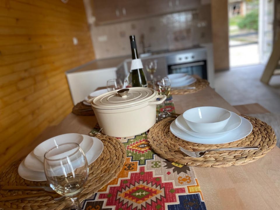 Food and drinks, Dining area, Food, Drinks