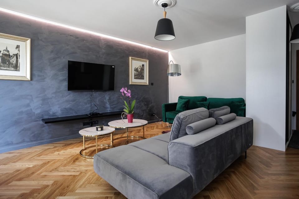 Art Apartamenty II Basen & SPA w CENTRUM z Balkonem, Faktura VAT Apartment in Masovian Voivodeship