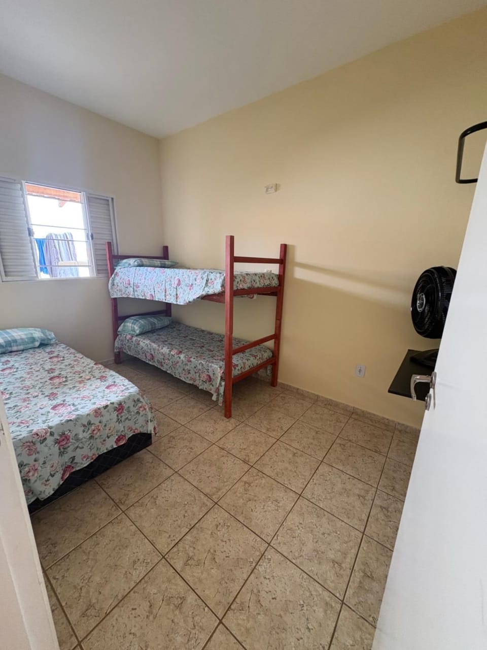 Casa para 5 pessoas, 1 vaga de garagem, wi-fi, próximo EMS Apartment in Campinas