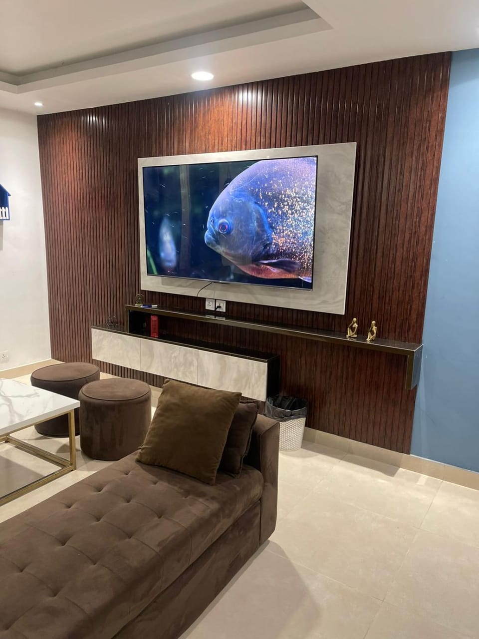 Communal lounge/ TV room, TV and multimedia, Living room, Seating area, Evening entertainment