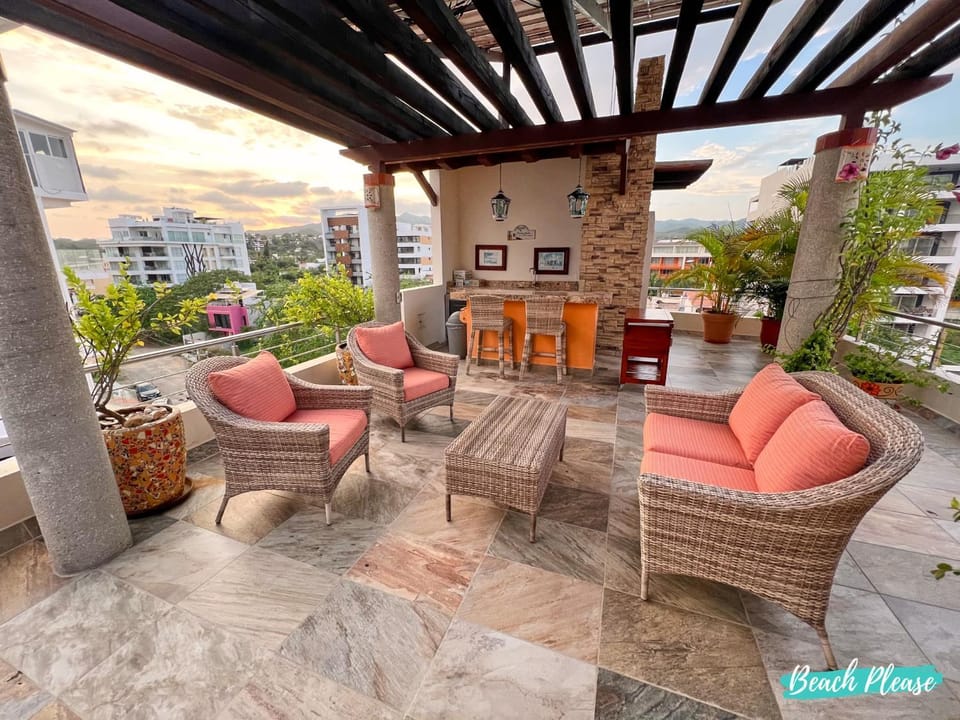 Casa Colibri - Private Beachfront Oasis House in La Cruz de Huanacaxtle