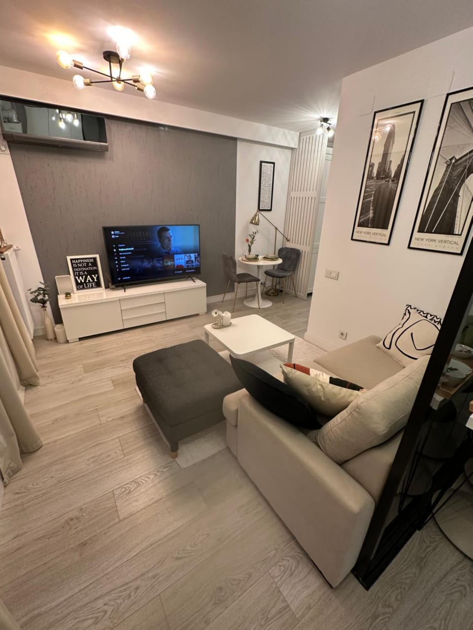 Communal lounge/ TV room