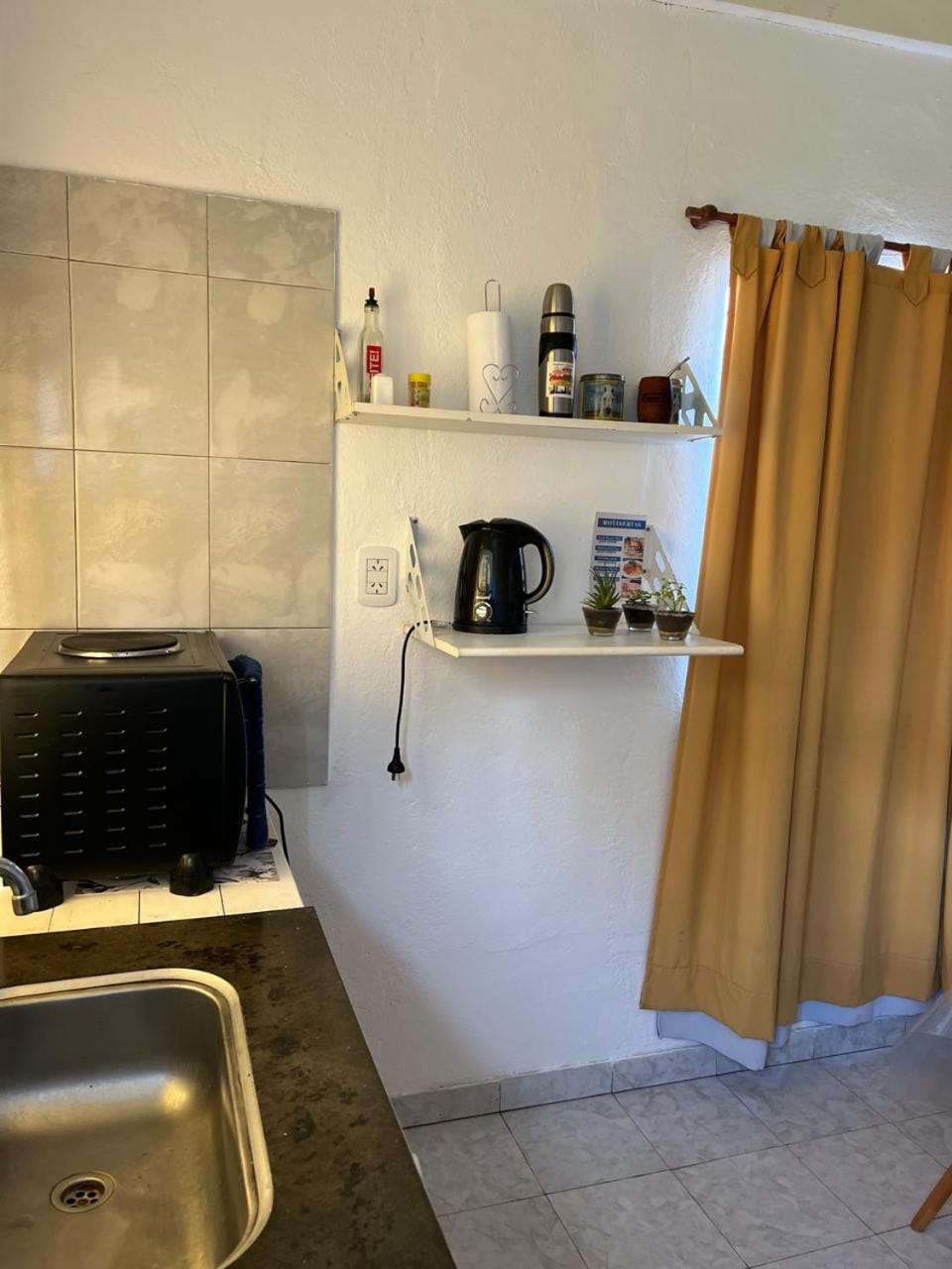 Coffee/tea facilities, Kitchen or kitchenette
