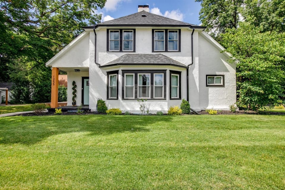 5BR25B Home 5 min From ND Stadium House in South Bend