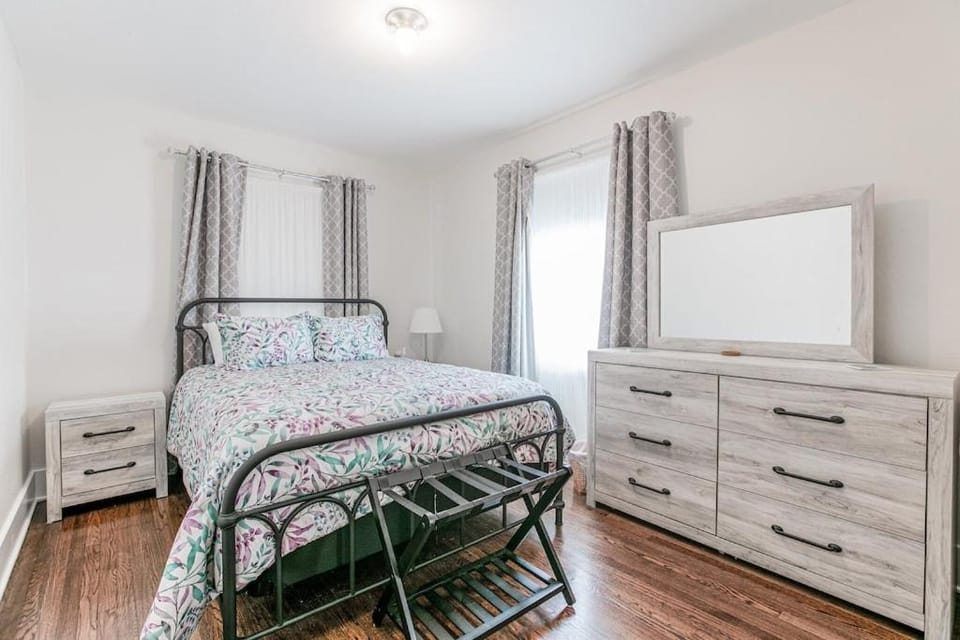 Stylish 3br Cozy Home 10min Drive from ND! House in South Bend