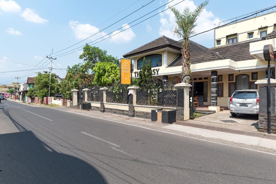 Property building, Street view