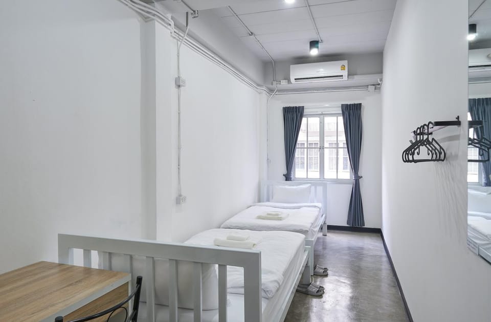 Bed, Photo of the whole room, air conditioner