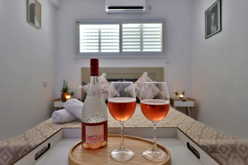 אירוח סמוך לים התיכון יש מקלט בבניין Apartment in Haifa