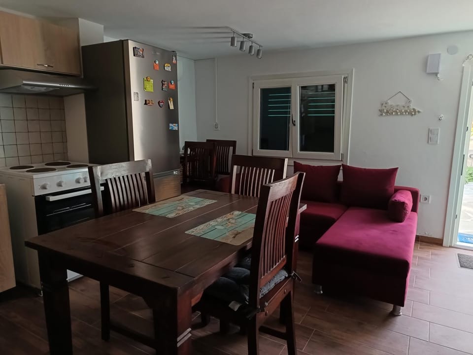 Living room, Bedroom, kitchen