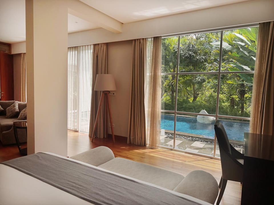 View (from property/room), Pool view, Swimming pool