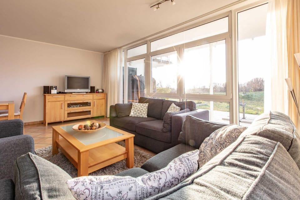 TV and multimedia, View (from property/room), Seating area