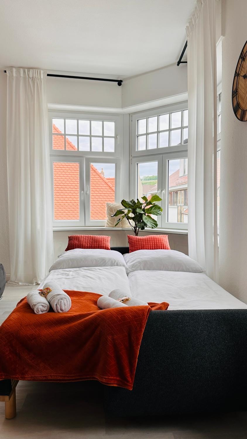 Photo of the whole room, Bedroom