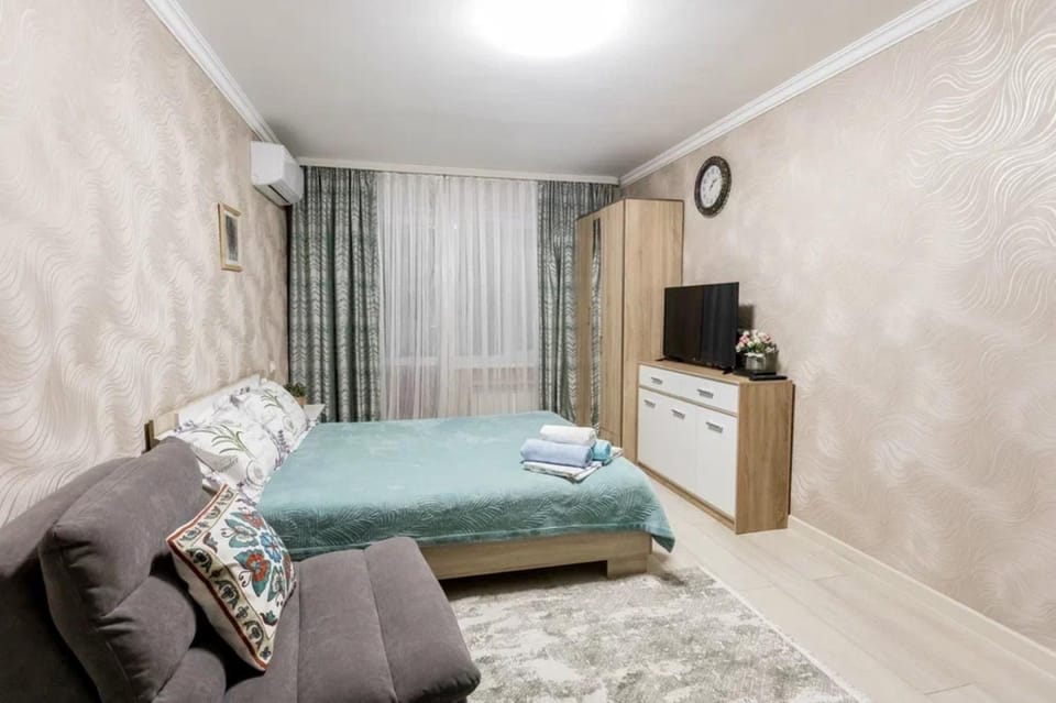 Bed, TV and multimedia, Living room, Bedroom