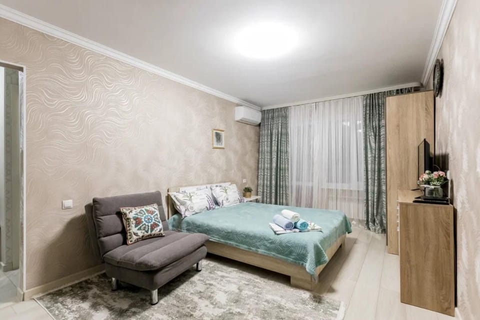 Bed, TV and multimedia, Living room, Bedroom, air conditioner