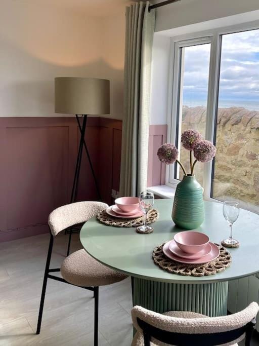 Lighthouse Cottage With Hottub House in Aberdeen