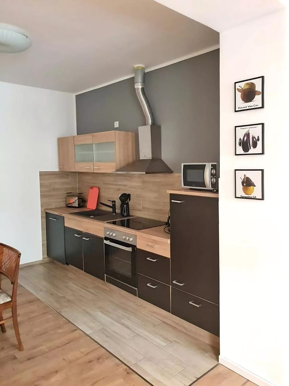Kitchen or kitchenette, Living room