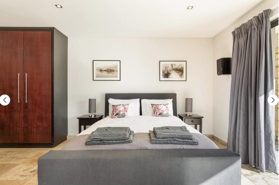 Bed, Bedroom, towels, wardrobe