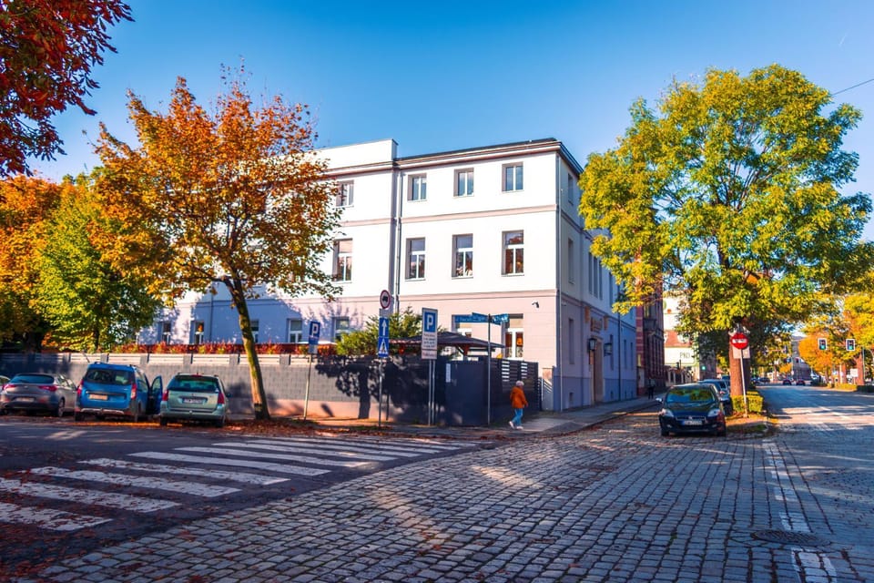Property building, Location