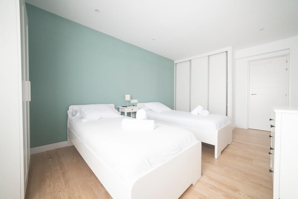 Bed, Photo of the whole room, Bedroom, wardrobe